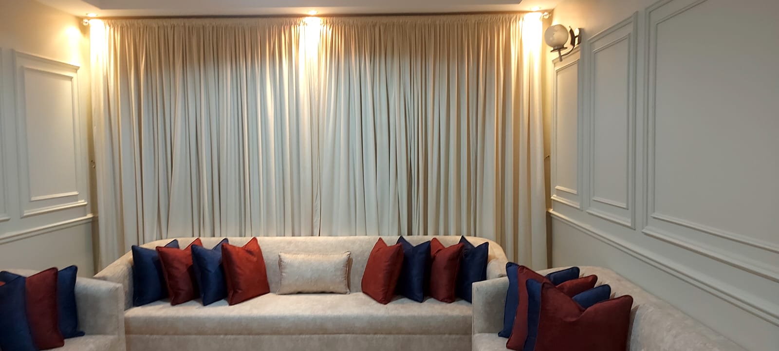 مكتب إداري متكامل